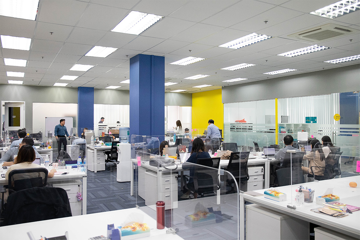 Office space filled with 250 strong team of employees, made up of executives, creatives, designers, marketers and producers who are domain experts in their respective fields.